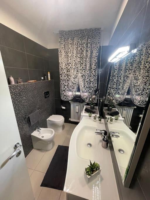 Dave'S House Apartment Reggio Emilia Ngoại thất bức ảnh