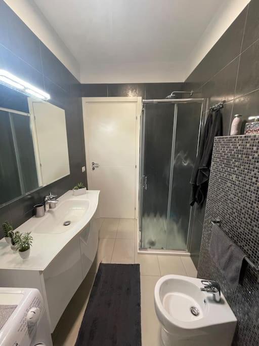Dave'S House Apartment Reggio Emilia Ngoại thất bức ảnh