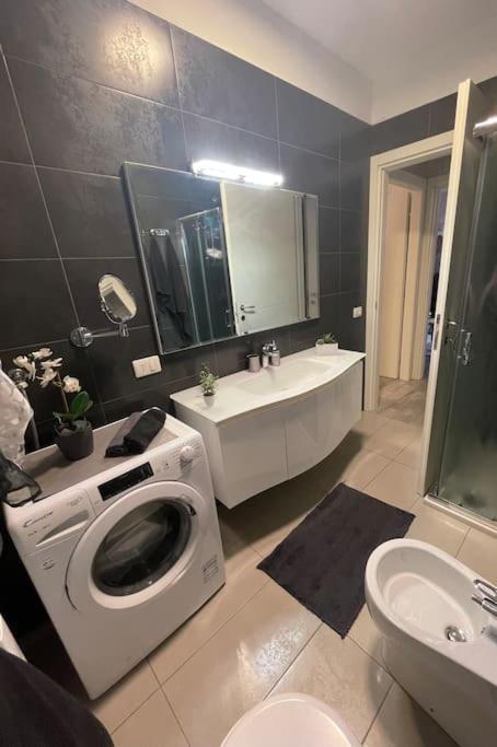 Dave'S House Apartment Reggio Emilia Ngoại thất bức ảnh